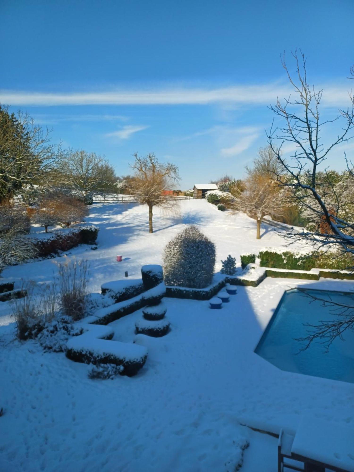 Bed and Breakfast Au Bout De Mes Reves Walcourt Exterior foto